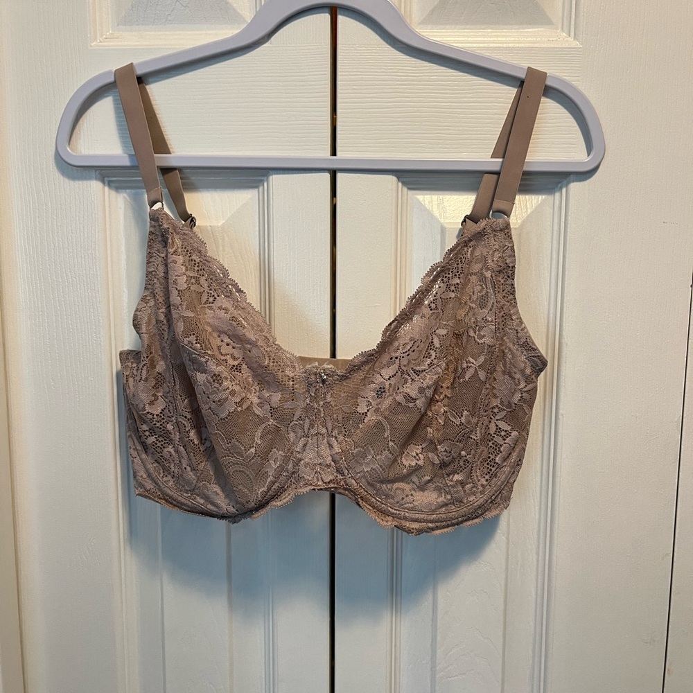 Montelle size 34H Elegant Lace Underwire Bra in Tan